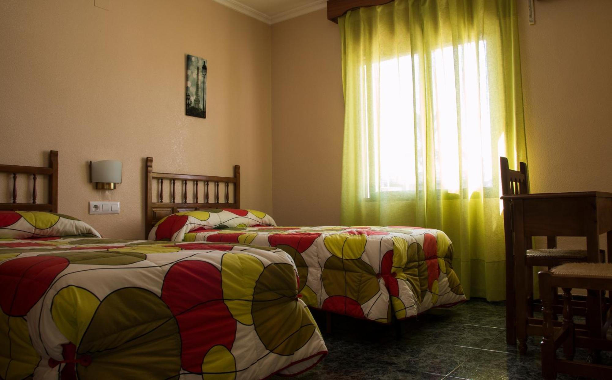 Hostal Restaurante El Cary Монтемайор Экстерьер фото